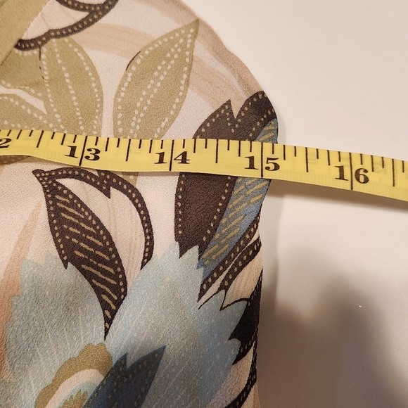 Ann Taylor Floral Halter Top with Blue and Green Accents 100% Silk Sz 8 - Picture 8 of 9